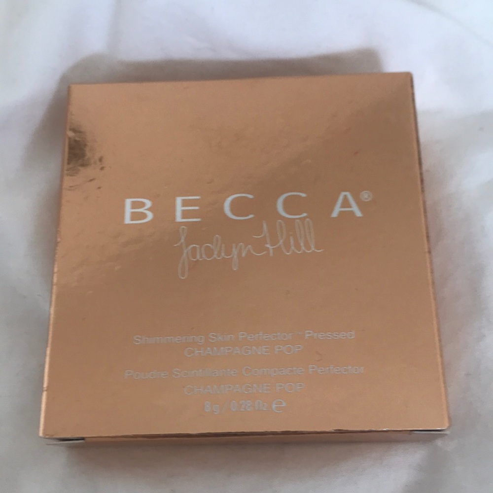 Becca Jaclyn Hill Champagne Pop Highlighter